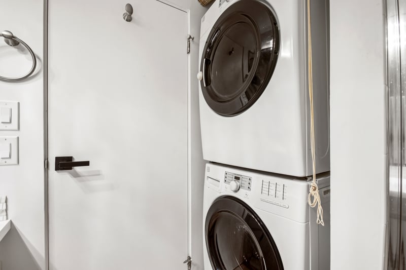 The little comforts in life matter most, like having your own washer and dryer ready to refresh your day after any island adventure. KGV-20T2