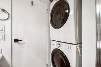 The little comforts in life matter most, like having your own washer and dryer ready to refresh your day after any island adventure. KGV-20T2