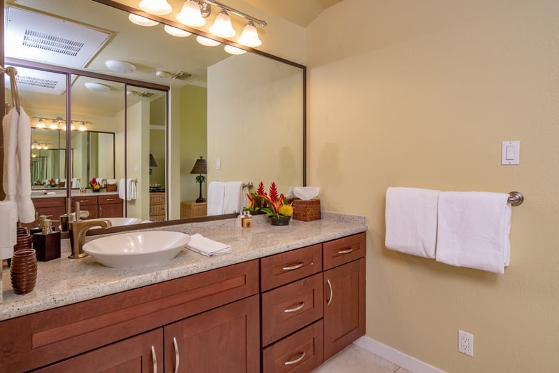 Proof that peace of mind starts with a perfectly folded towel and a glowing mirror KGV-21P2