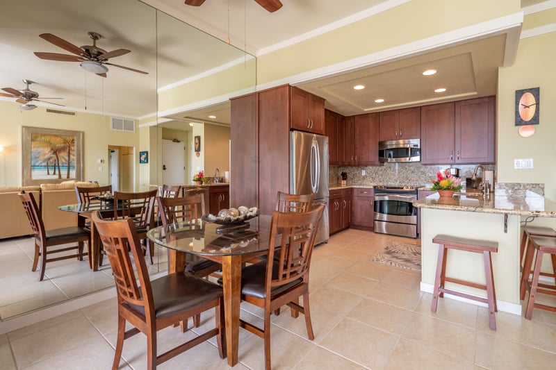 Sophisticated island decor sets the tone for cozy meals and memorable gatherings KGV-21P2