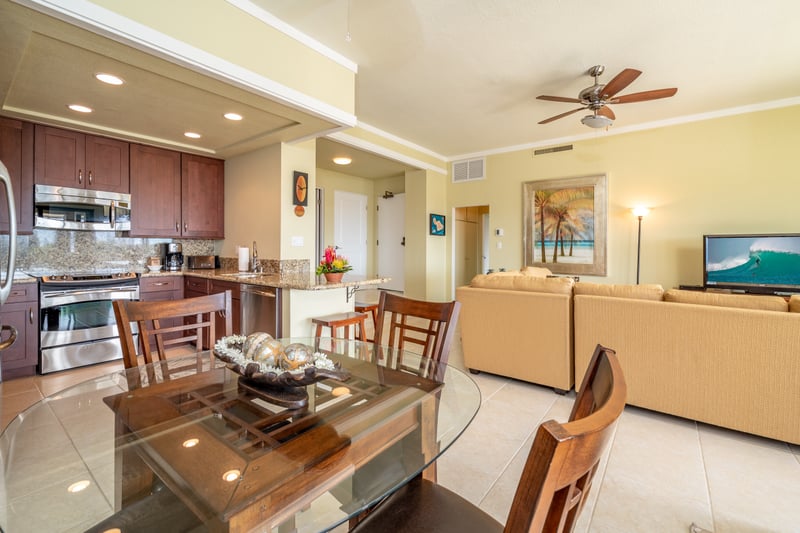 Bright open-plan condo with stylish kitchen, dining, and lounge areas. KGV-21P2