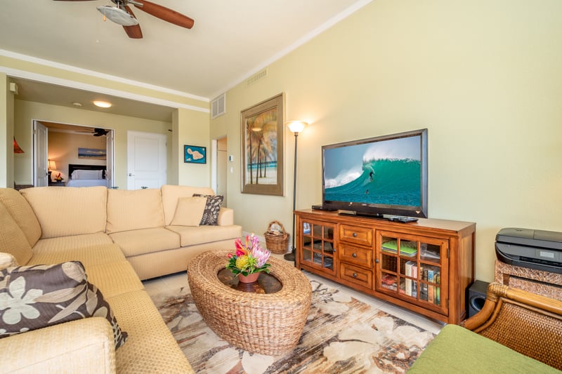 From morning light to evening TV time, this roomy living area has all the space you need to unwind KGV-21P2
