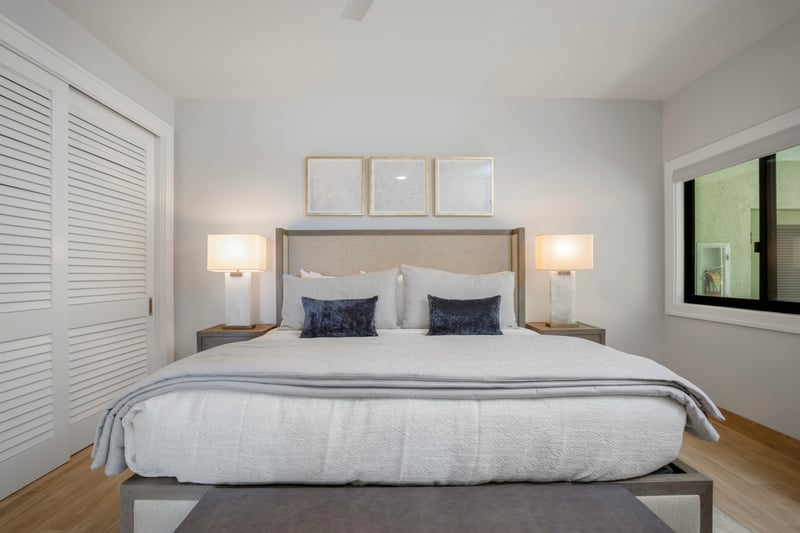 Wrapped in soft grays and golden light, this room feels like a warm hug from the island itself—elegance made effortless     KGV-22P2