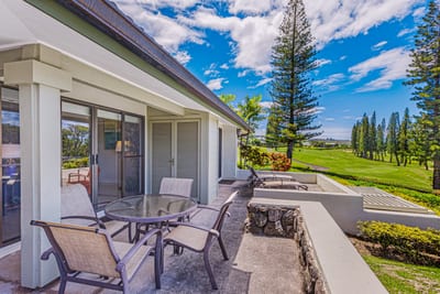 Stretch out under the sun, breathe in the tropics, and let the view from your lanai do the rest KGV-24P2