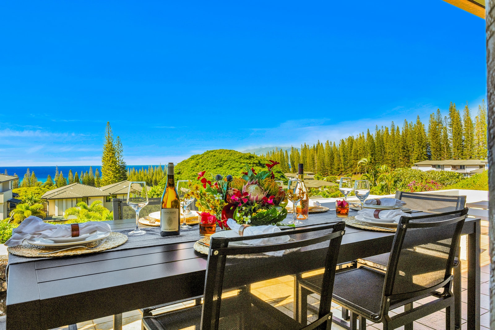 Enjoy open-air meals on your covered lanai with island breezes and scenic views across the resort grounds. KGV-24P7