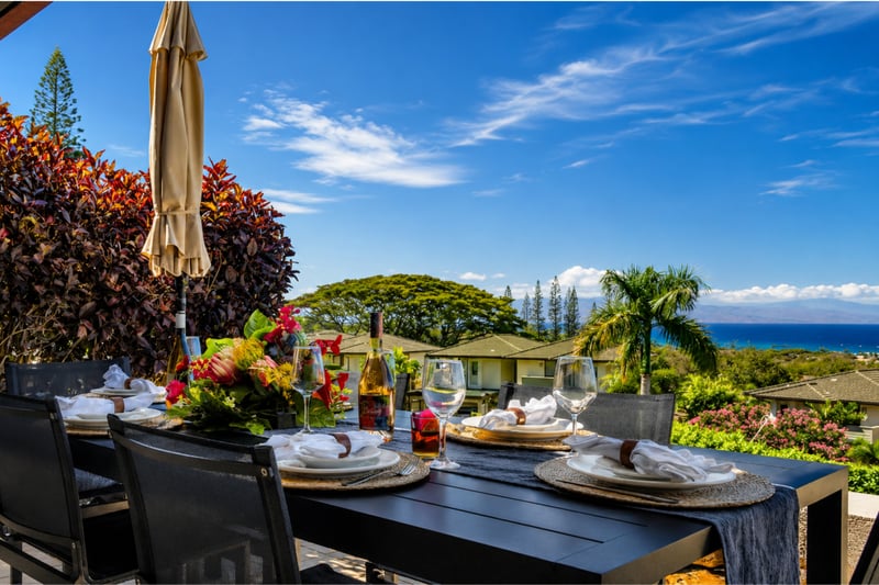 Gorgeous ocean views and Hawaiian breezes from your private lanai. KGV-24P7
