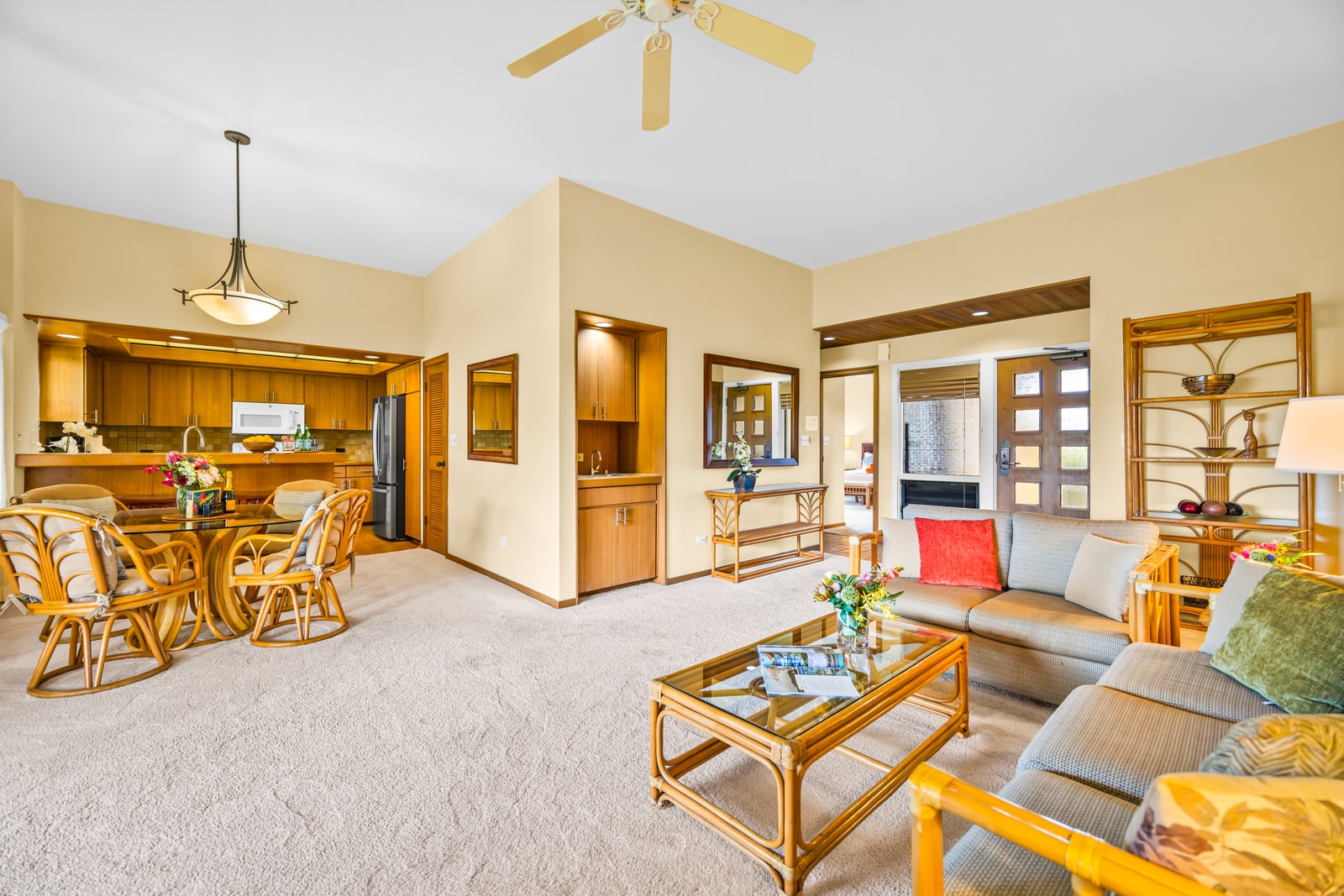 The dining table connects easily to the kitchen and living areas, ideal for shared meals and conversation. KRV-2121