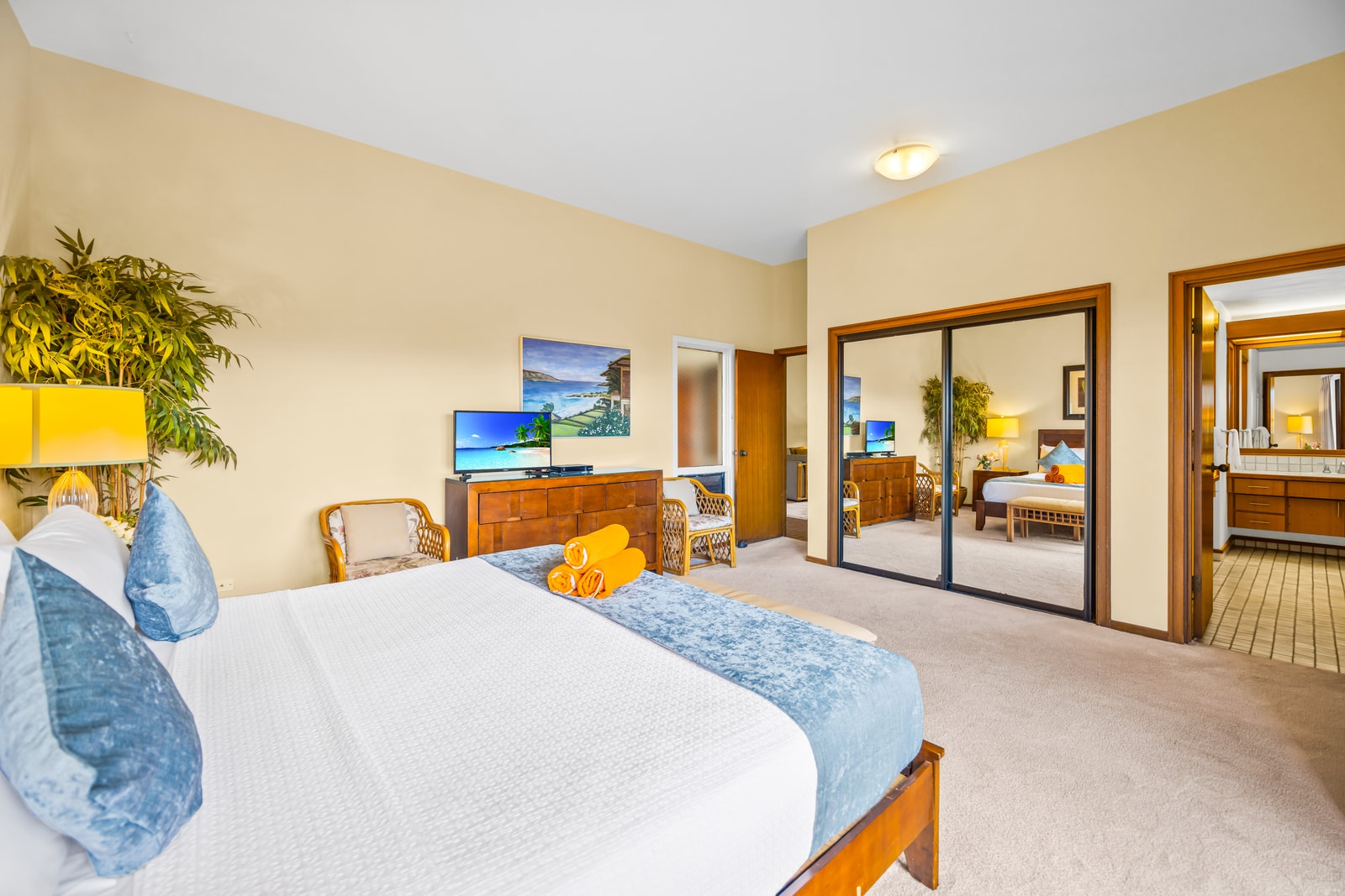 Stream your favorite shows from bed on the Smart TV and wind down in your serene retreat. KRV-2121