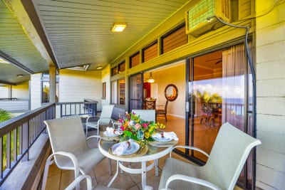 Enjoy the sounds of swaying palms and birdsong from this quiet, spacious balcony retreat.