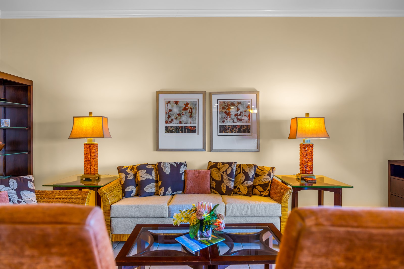 Island textures and cozy furnishings bring warmth to the open-concept living area.