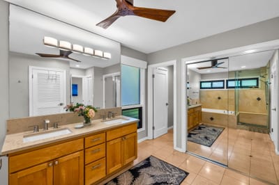 A well lit and spacious bathroom, perfect for getting ready or winding down KRV-311