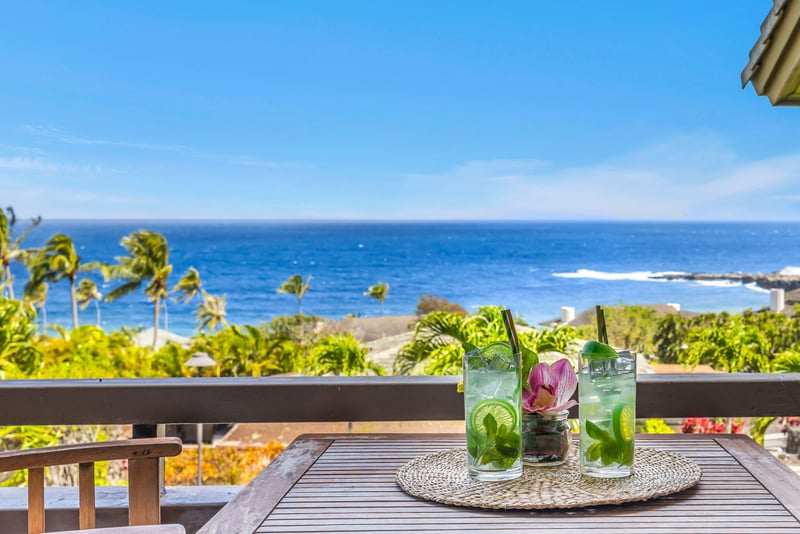 Al fresco dining with ocean views KRV-311