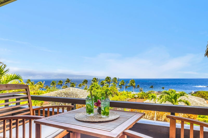 Open balcony framed by blue water KRV-311