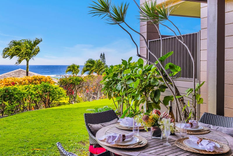 Shaded lanai for outdoor dining KRV-311