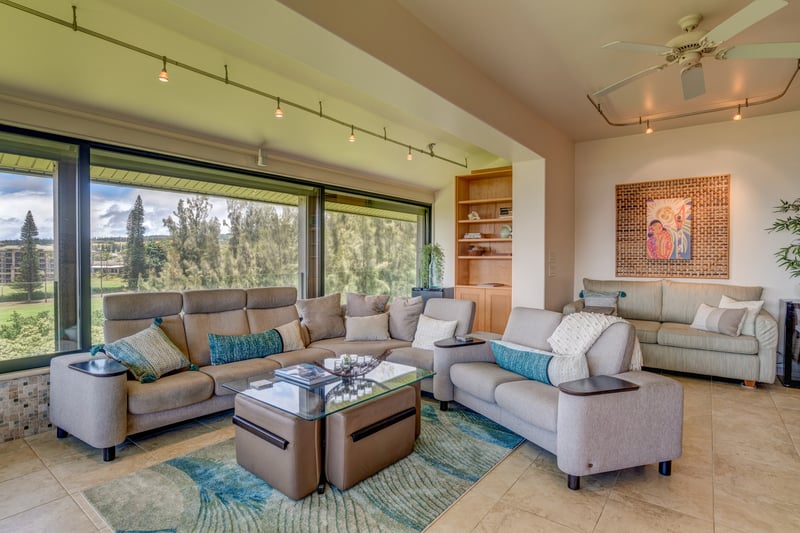 Surrounded by sweeping windows, you’ll feel like you're floating in the landscape rather than just looking at it