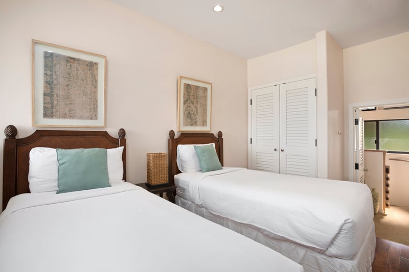 Twin beds tucked beneath sky-bright windows—perfect for whispered stories, starlit dreams, and morning giggles KRV-722