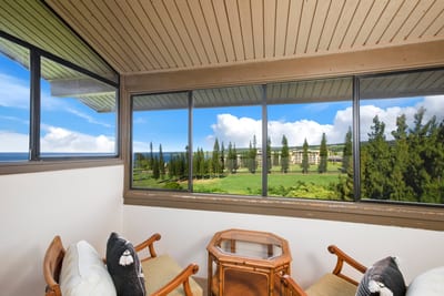 Wake up to golf course greens and ocean blues—paradise awaits from your private lanai KRV-722