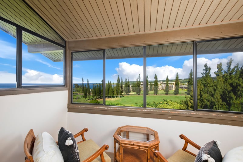 Wake up to golf course greens and ocean blues—paradise awaits from your private lanai KRV-722