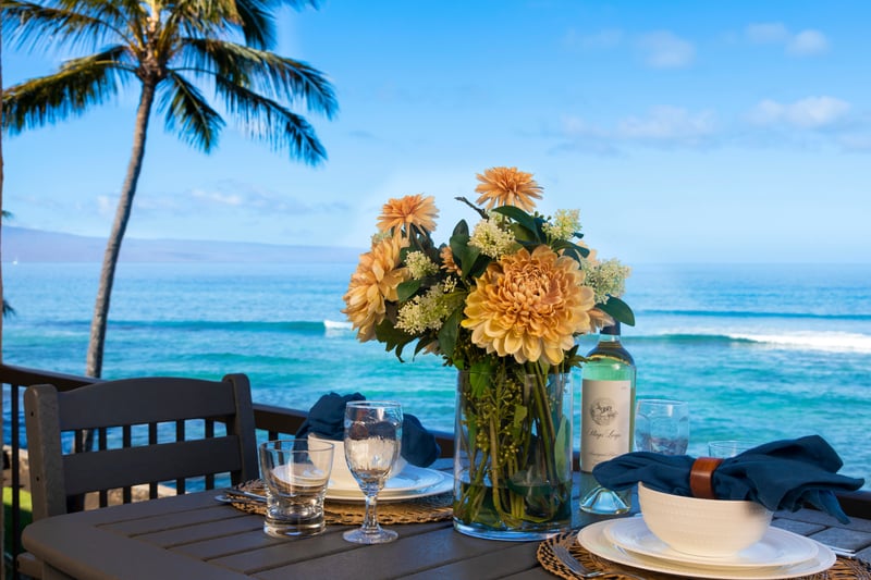 Every meal is unforgettable with this view—blue horizons, salty air, and a lanai made for laid-back luxury