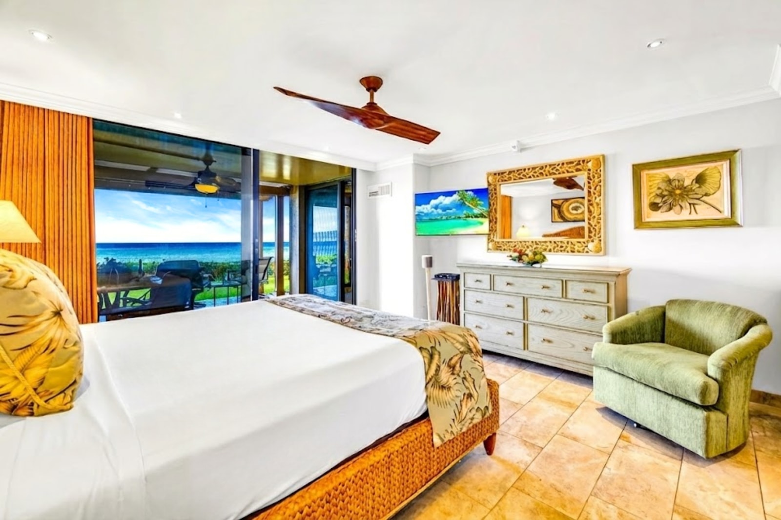 With a King bed, TV, and ocean-view windows, the primary bedroom is equal parts restful and refreshing. MAH-109