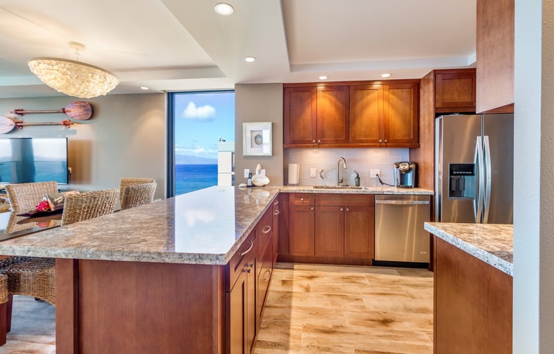 From grain-kissed floors to light-laced ceilings, the entire space breathes with the rhythm of refined coastal life