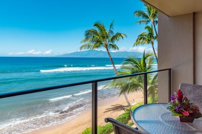 A blend of relaxation and functionality—perfect for lounging, writing postcards, or cozy movie nights in paradise MAH-419