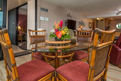 Let the view pour in like sunshine through these corner windows—your tropical breakfast backdrop awaits MAH-419