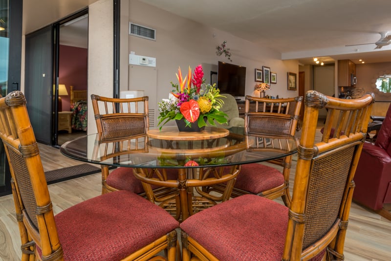Let the view pour in like sunshine through these corner windows—your tropical breakfast backdrop awaits