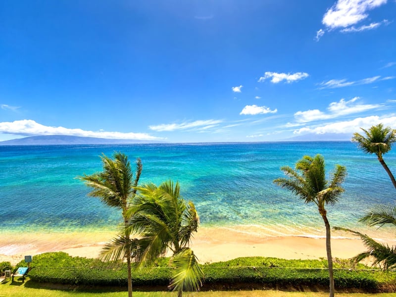 Enjoy expansive ocean views as far as the eye can see MAH-502