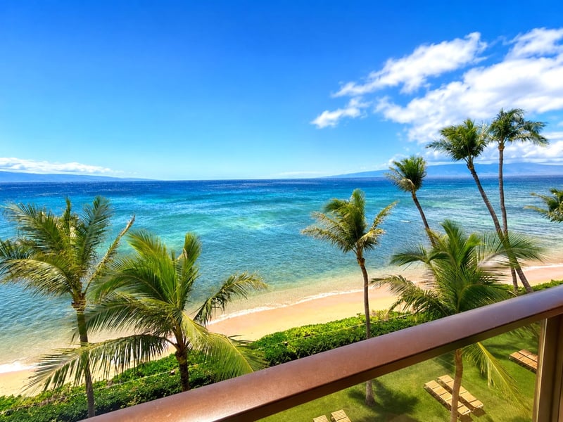 Uninterrupted oceanfront views from your private Mahana lanai