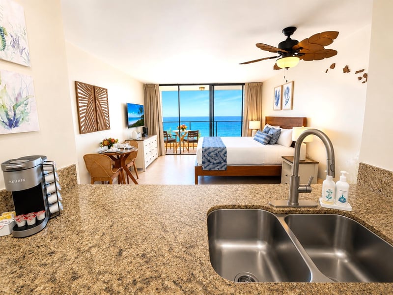 Fully equipped kitchen with stunning ocean views MAH-502