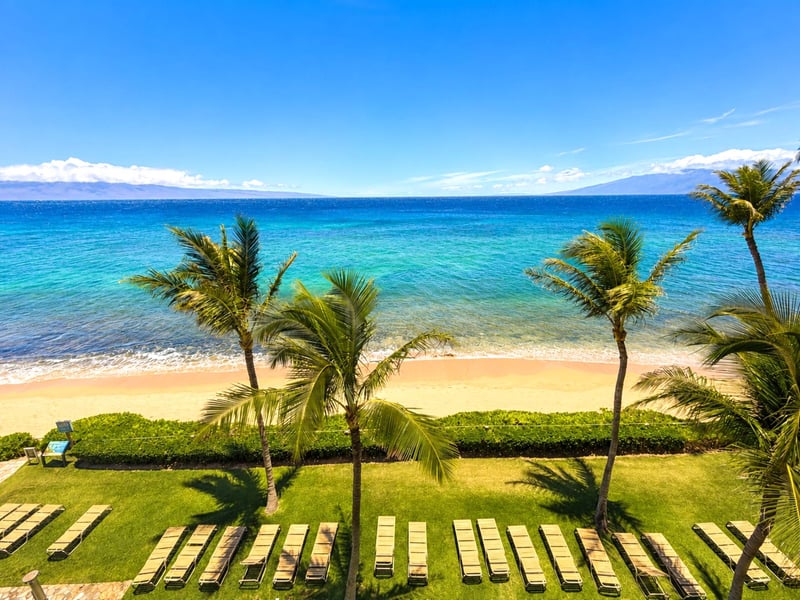 Enjoy beautiful panoramic ocean views directly from the lanai MAH-502