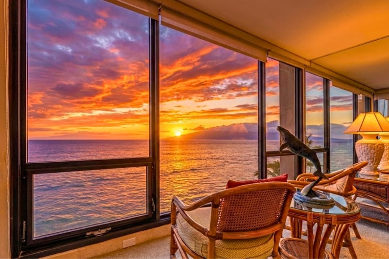 Enjoy the floor to ceiling windows with unobstructed sunset and ocean views