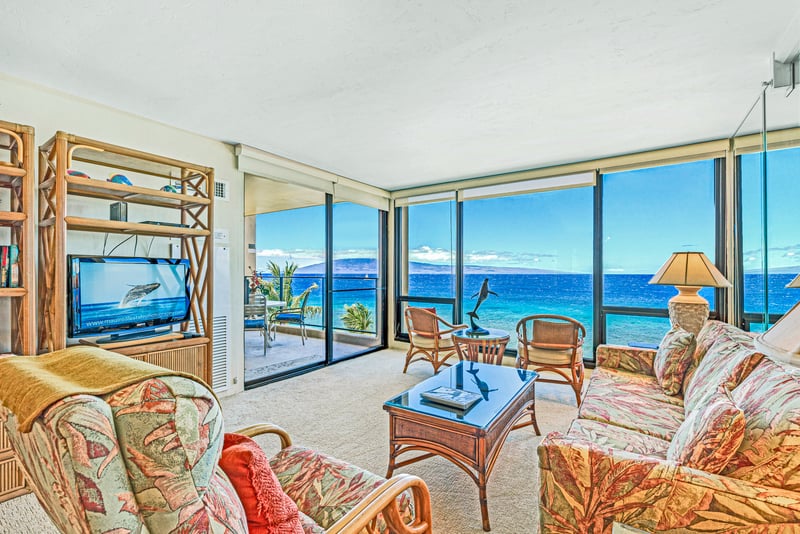 Spacious living room that lets you flow effortlessly into vacation mode MAH-814