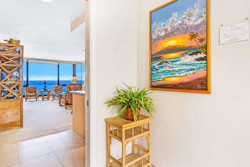 Even the hallway boasts incredible ocean vistas MAH-814