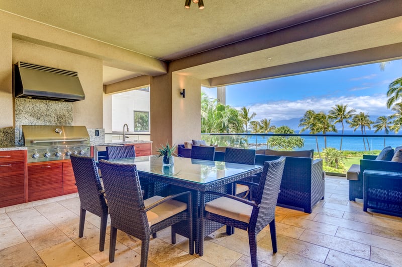 Where the grill glistens, the chairs chill, and dinner under the sky turns into a night of starlit storytelling    