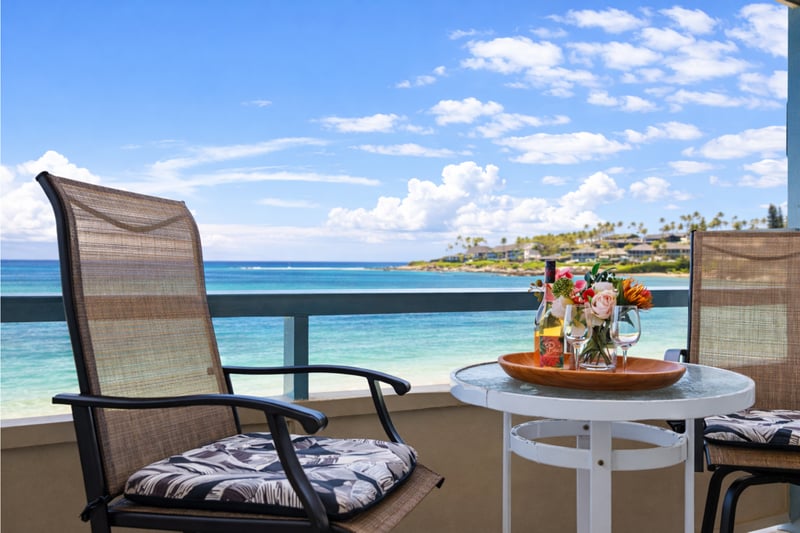 Sip your morning coffee with a front-row seat to the Pacific.