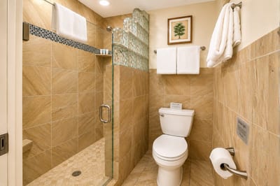 Well maintained bathroom with a clean and comfortable design