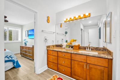 Bright bathroom vanity with plenty of space NAP-B42