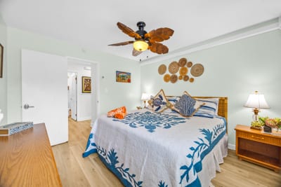 Rest peacefully in a calm and comfortable bedroom NAP-B42