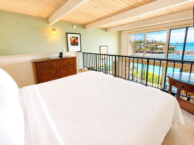 Wake up and fall asleep to the view of ocean waves lapping at your front lawn NAP-C19
