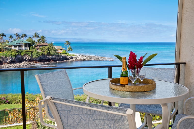 Relax on your private lanai with views of the bay that never get old     NAP-C31