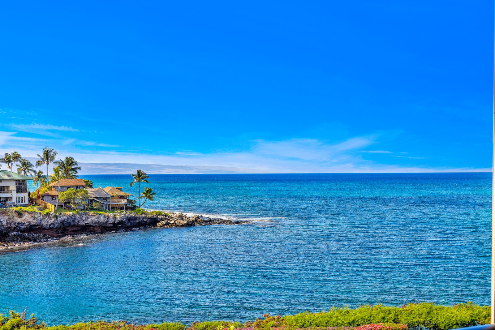 Wide Pacific views stretch across the horizon, setting a dramatic backdrop for sunsets and seasonal whale watching. NAP-C32