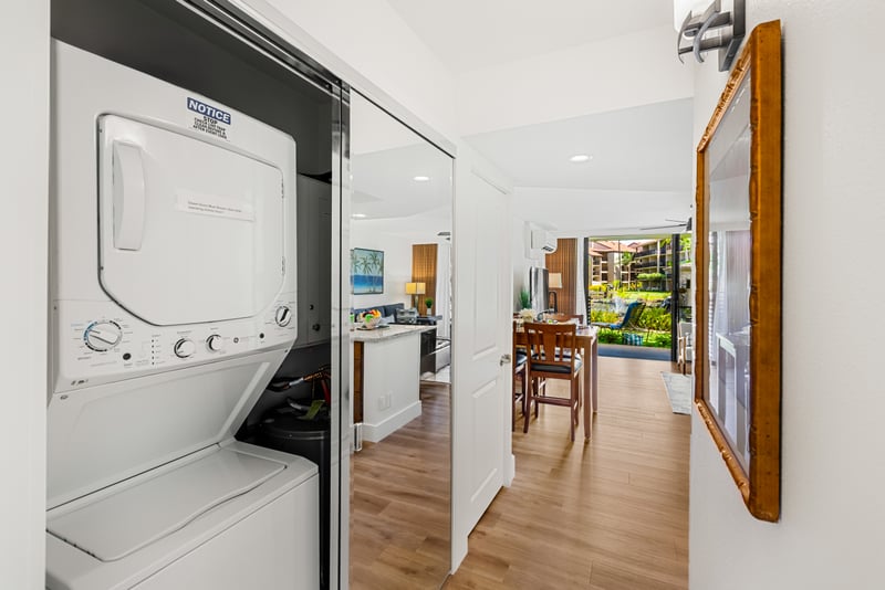 In unit washer and dryer let you pack light and refresh beachwear anytime during your stay. PKD-104