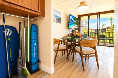 Everything you need for the beach is right in the utility closet, ready to go for your Maui adventures PKD-204