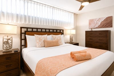 Designed for comfort and relaxation, the bedroom provides a tranquil setting to recharge after your island adventures PKD-204