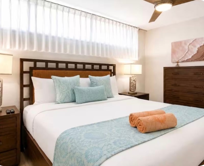 Designed for comfort and relaxation, the bedroom provides a tranquil setting to recharge after your island adventures PKD-204