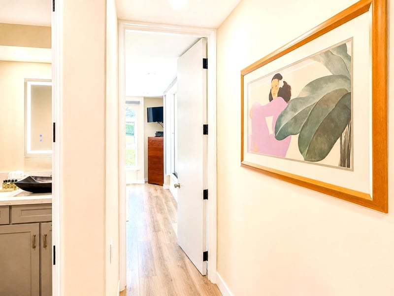Refresh and recharge in a clean and comfortable guest bathroom