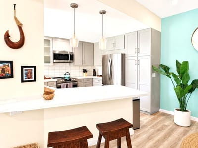 Enjoy modern conveniences and everything you need for effortless vacation dining