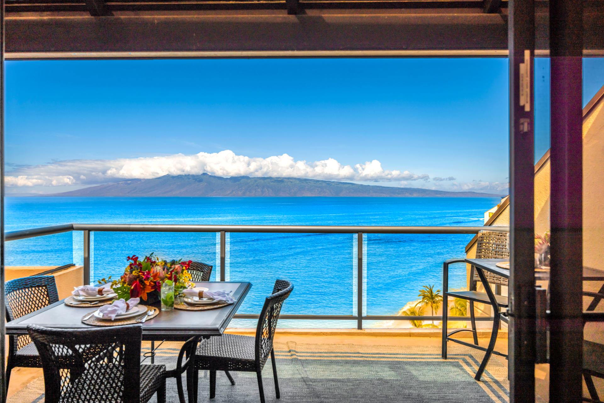 Every lanai angle offers postcard-worthy views of the ocean and neighboring islands.